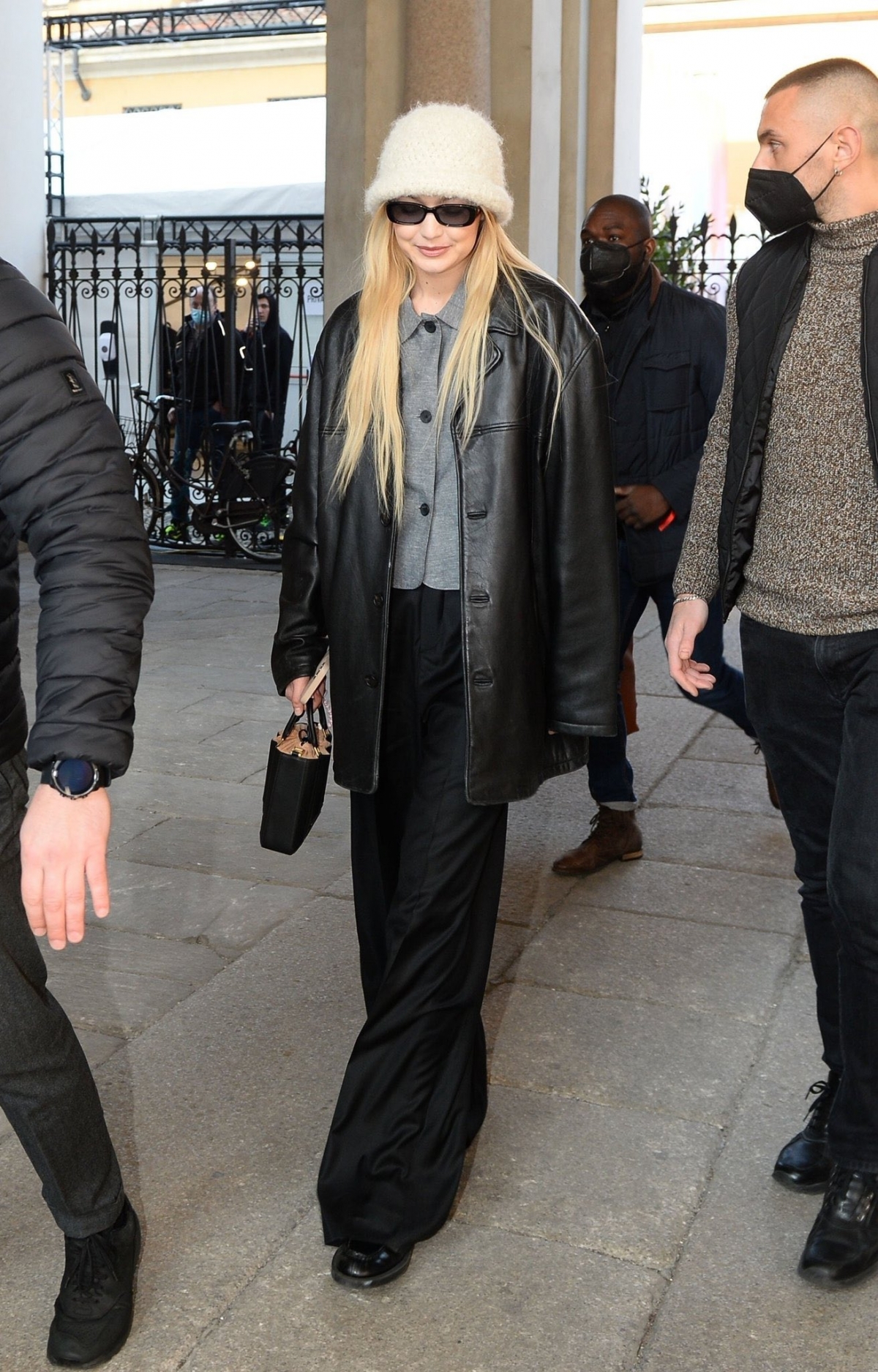 Gigi tại Milan Fashion Week. (Ảnh: Shutterstock)